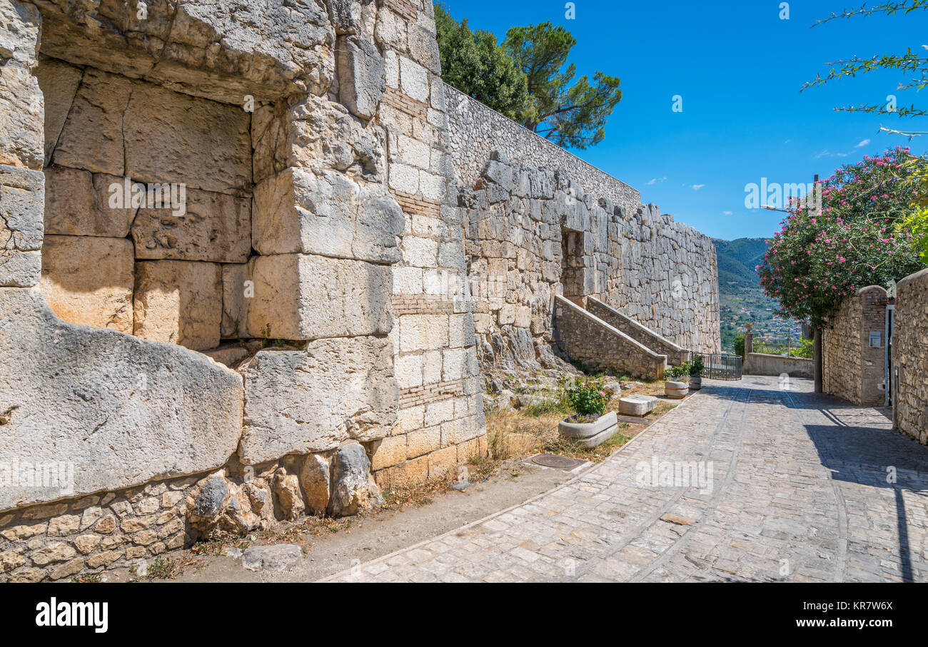 Mura Megalitiche in Alatri acropoli, provincia di Frosinone, Lazio, Italia centrale. Foto Stock
