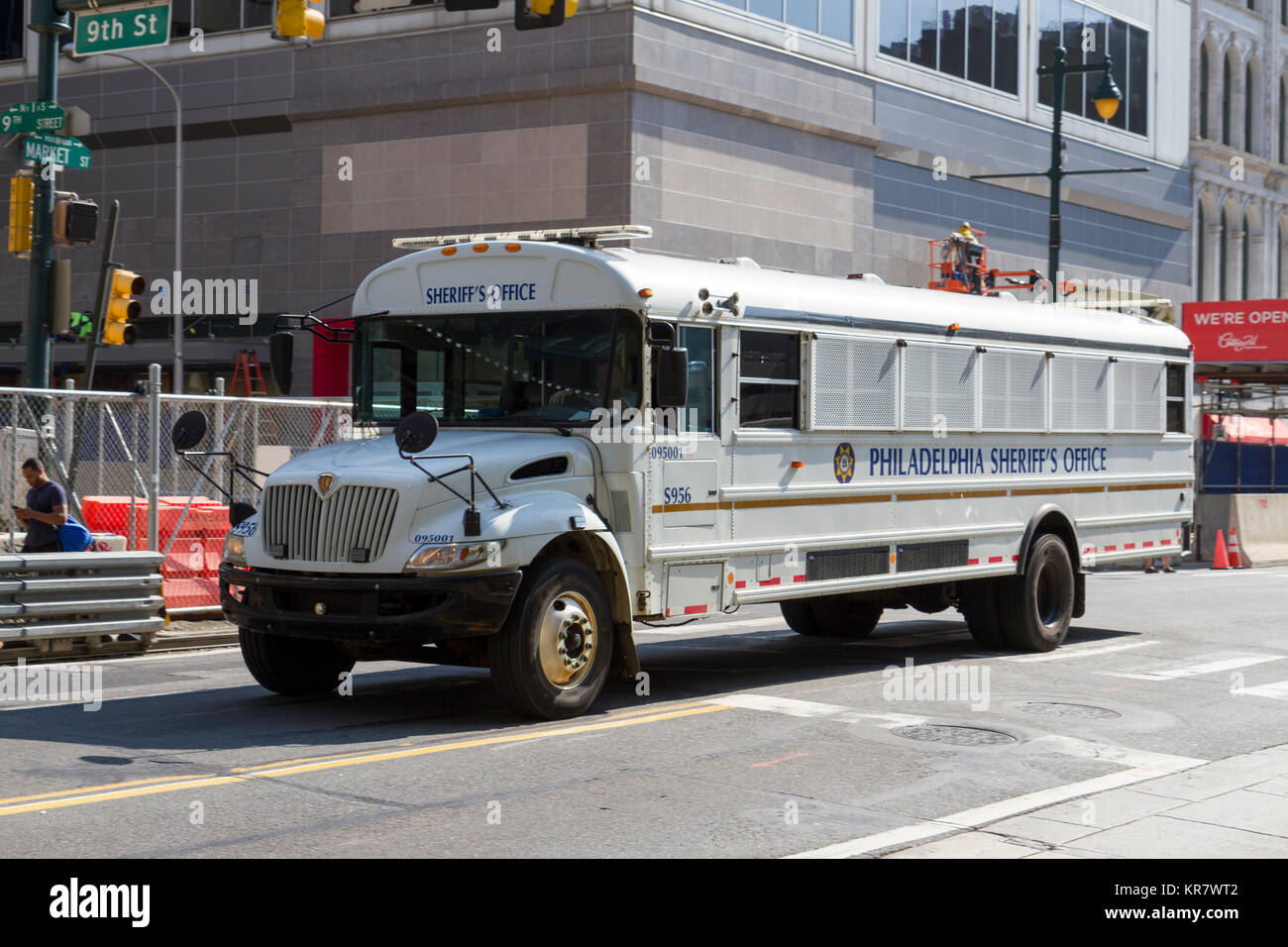 A Philadelphia sceriffi Office bus in Philadelphia, Pennsylvania, Stati Uniti. Foto Stock