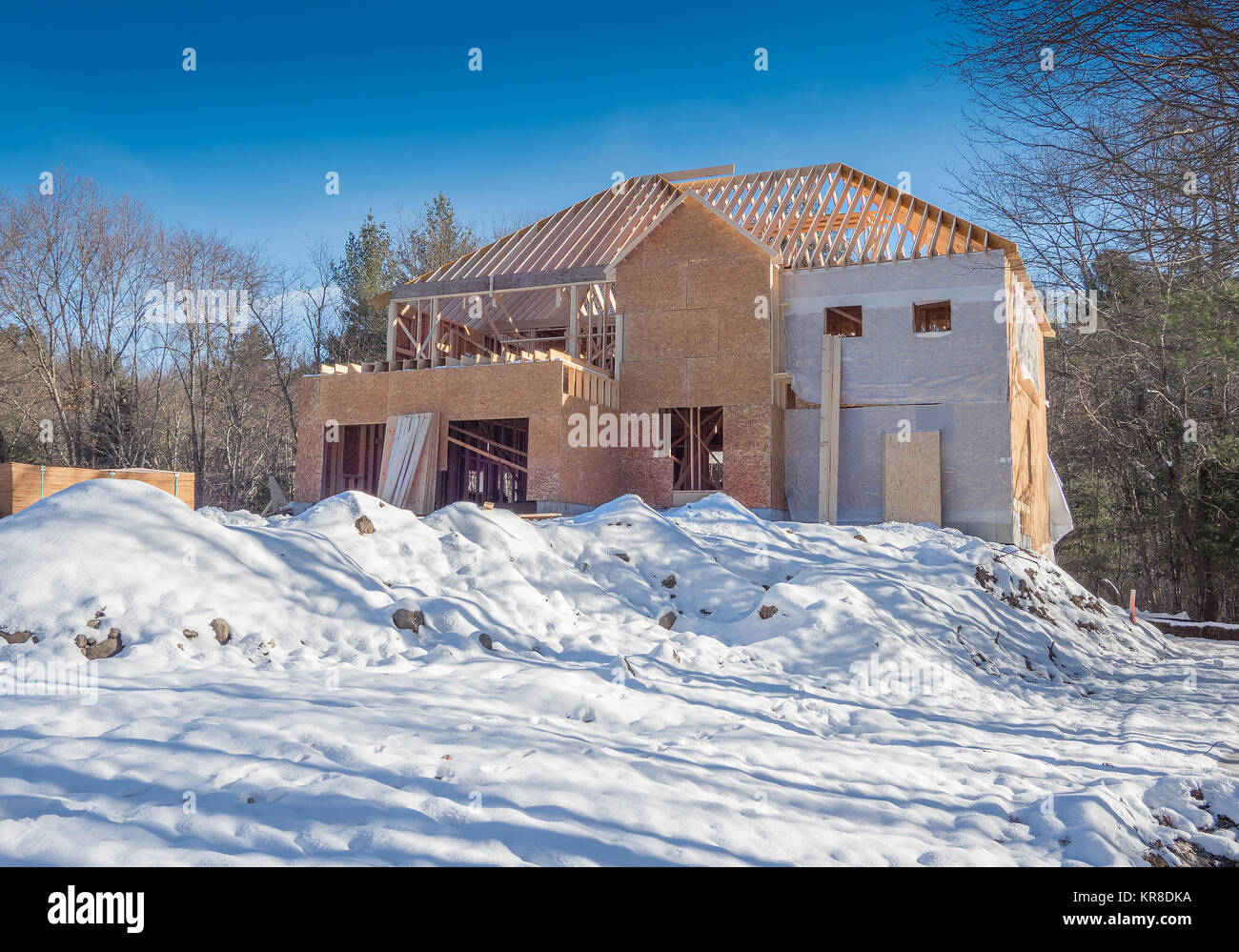 Casa di nuova costruzione in periferia Foto Stock