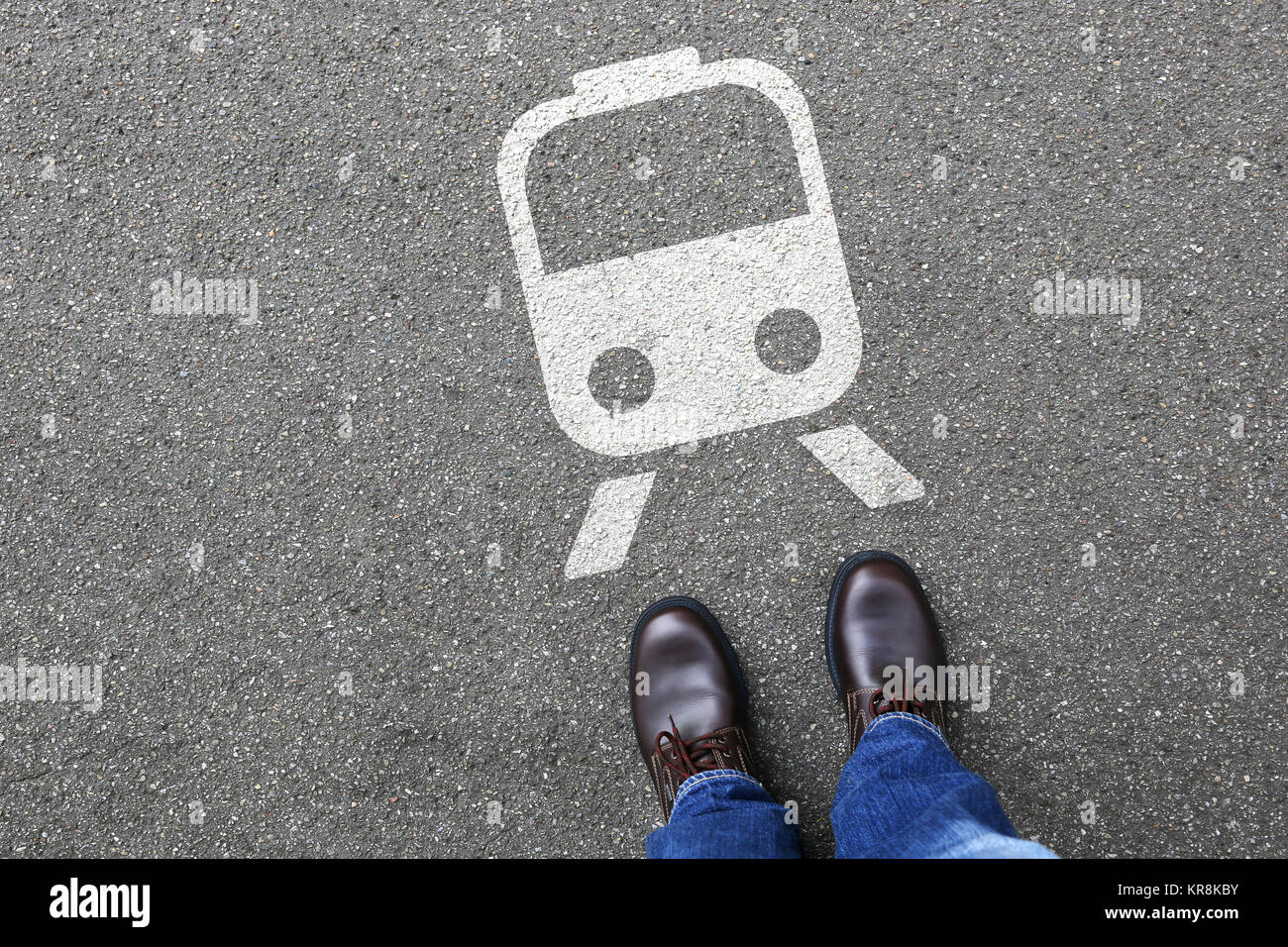 Uomo Uomo linea ferroviaria metropolitana metropolitana mobilità viaggio traffico di viaggio Foto Stock