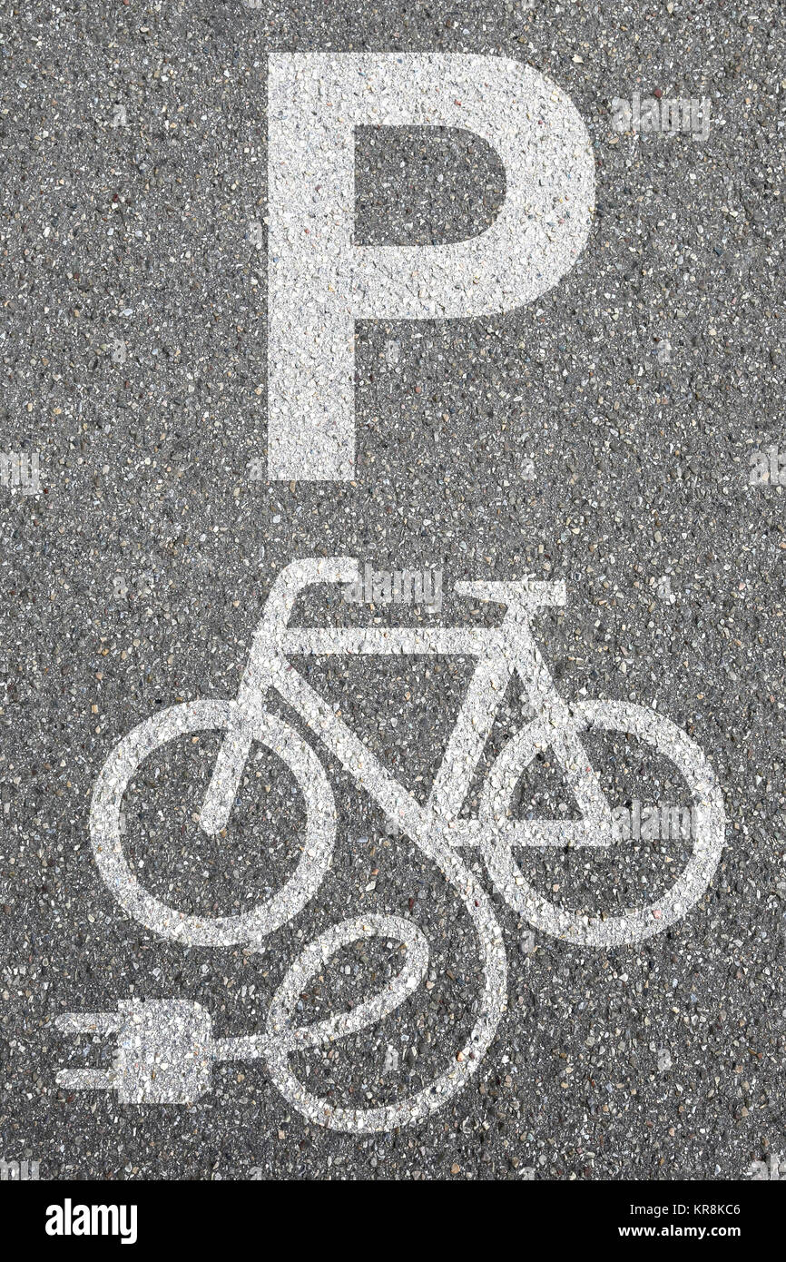 Parcheggio e-bike ebike e pedelec bike park elettro ruota di bicicletta environmental rispettosi dell'ambiente Foto Stock