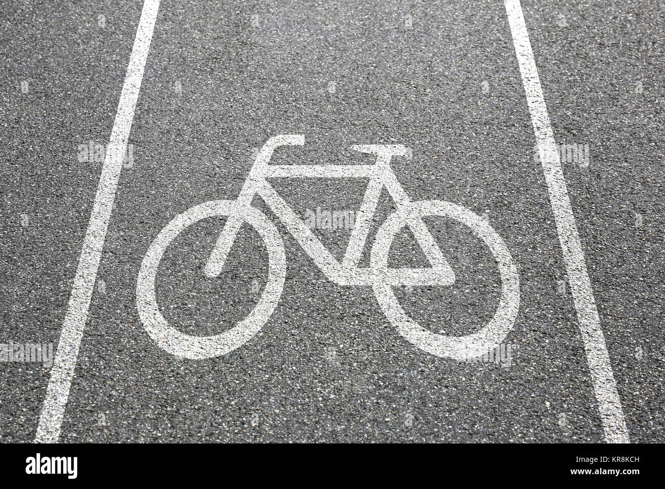 Pista ciclabile bike bicicletta Ciclismo lane road town Foto Stock