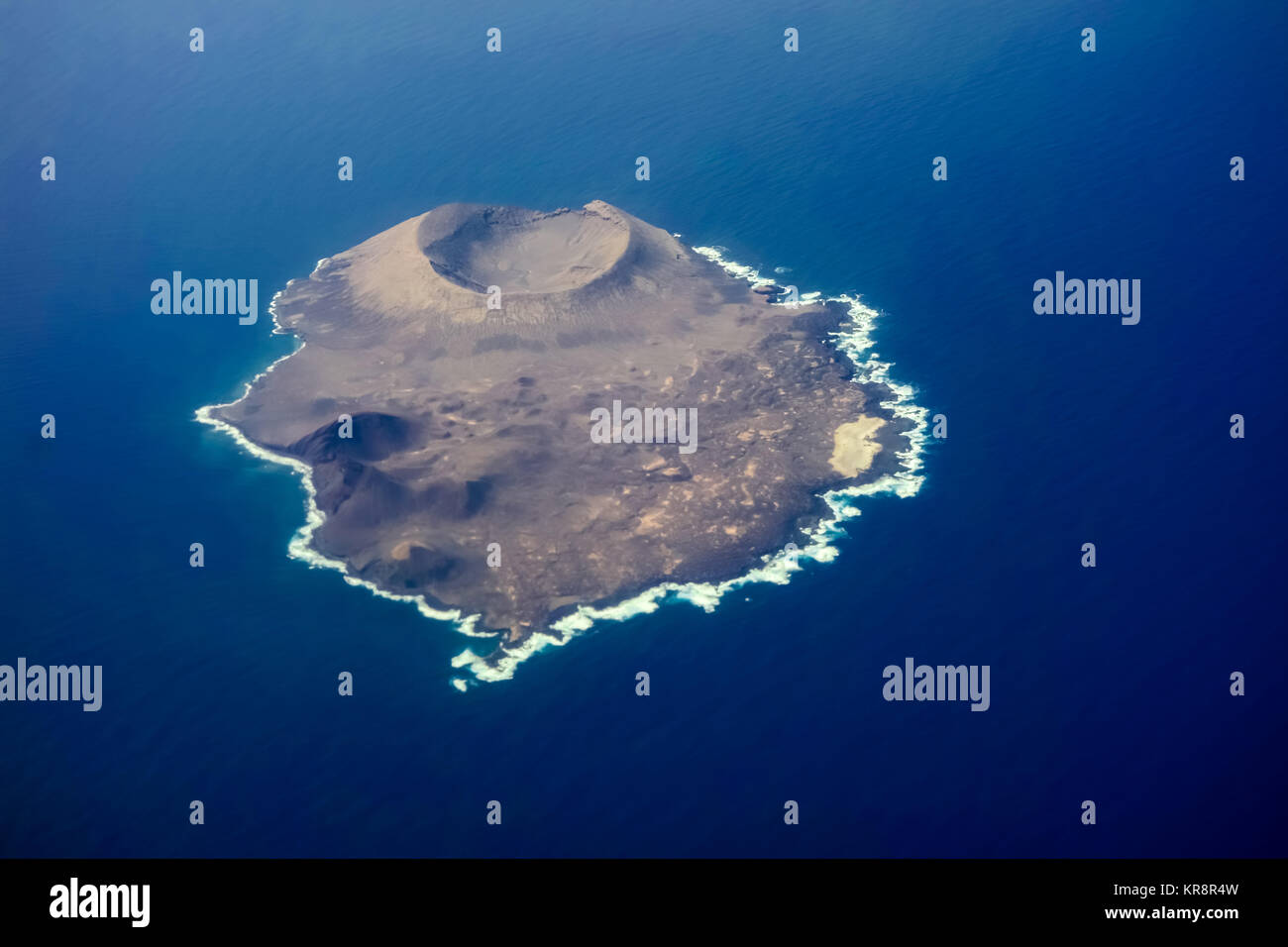 LANZAROTE, Spagna-11th Nov 2017: La Isla de Alegranza è una piccola isola situata sul lato nord di Lanzarote che appartiene alla provincia di Teguise. Foto Stock