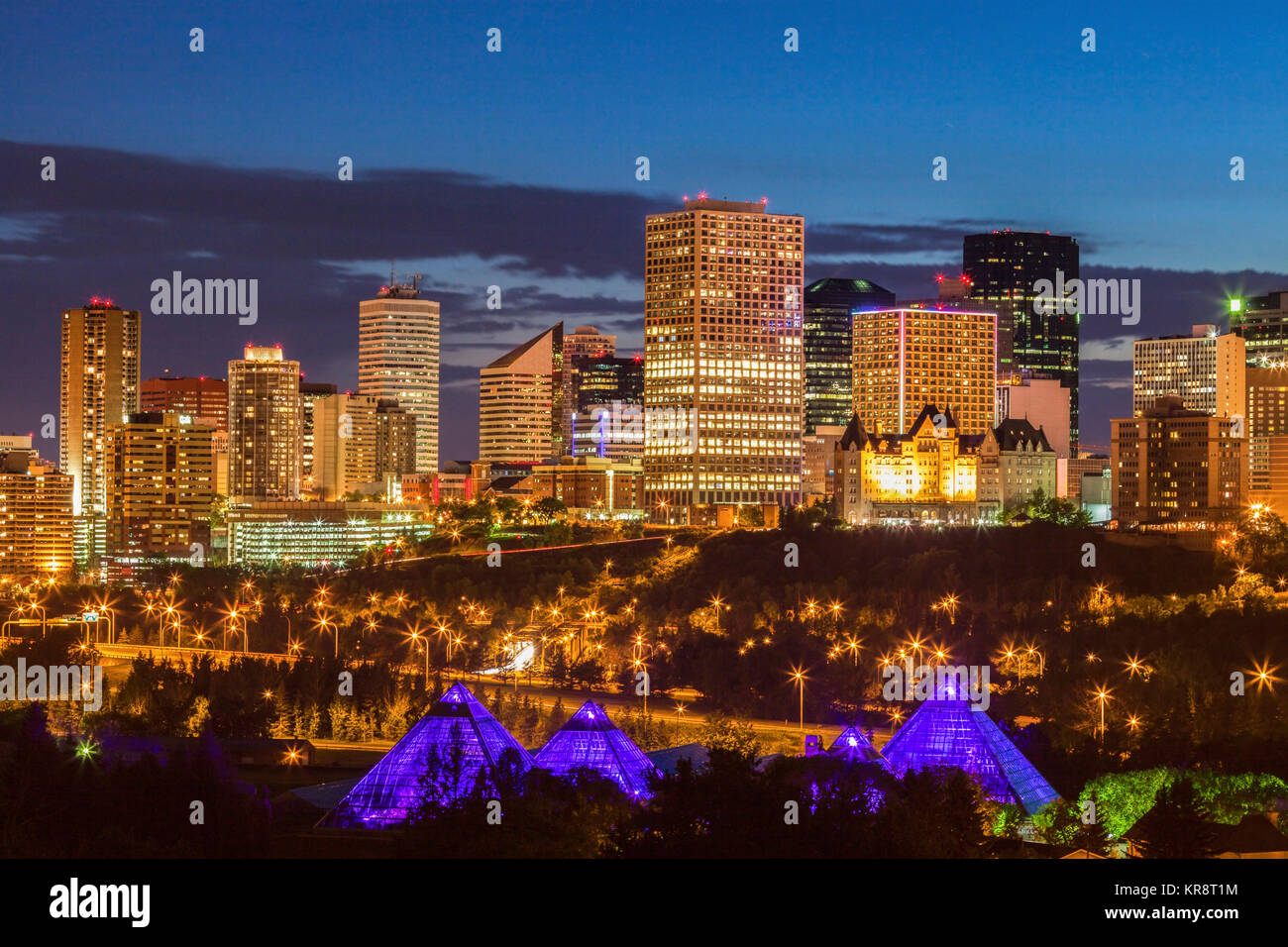 Canada, Alberta, Edmonton, città al crepuscolo Foto Stock