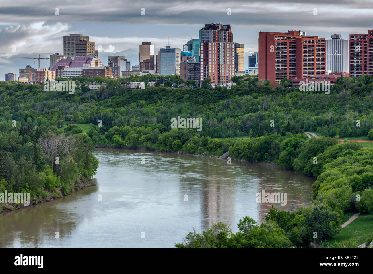 Canada, Alberta, Edmonton, Paesaggio con fiume Foto Stock