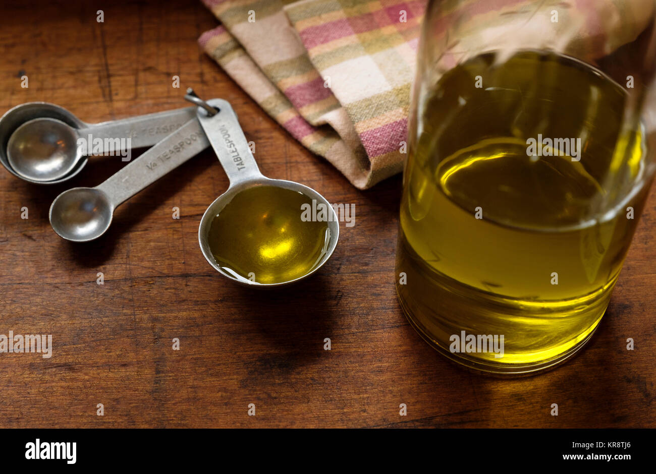Misurino, olio di oliva e igienico Foto Stock