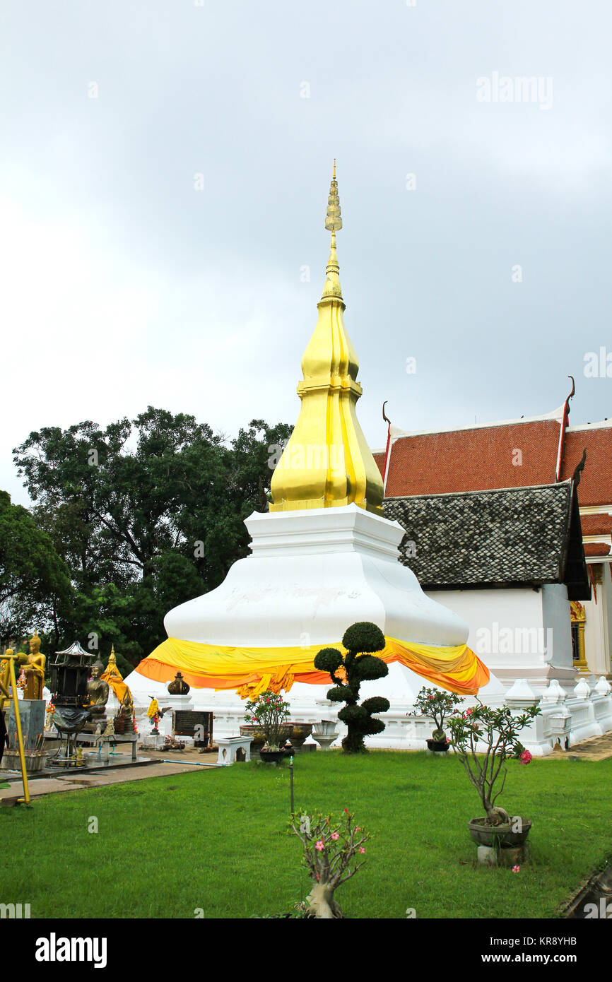 Antico tempio e la pagoda in Khon Kaen,della Thailandia. Phra That Kham Kaen. Foto Stock