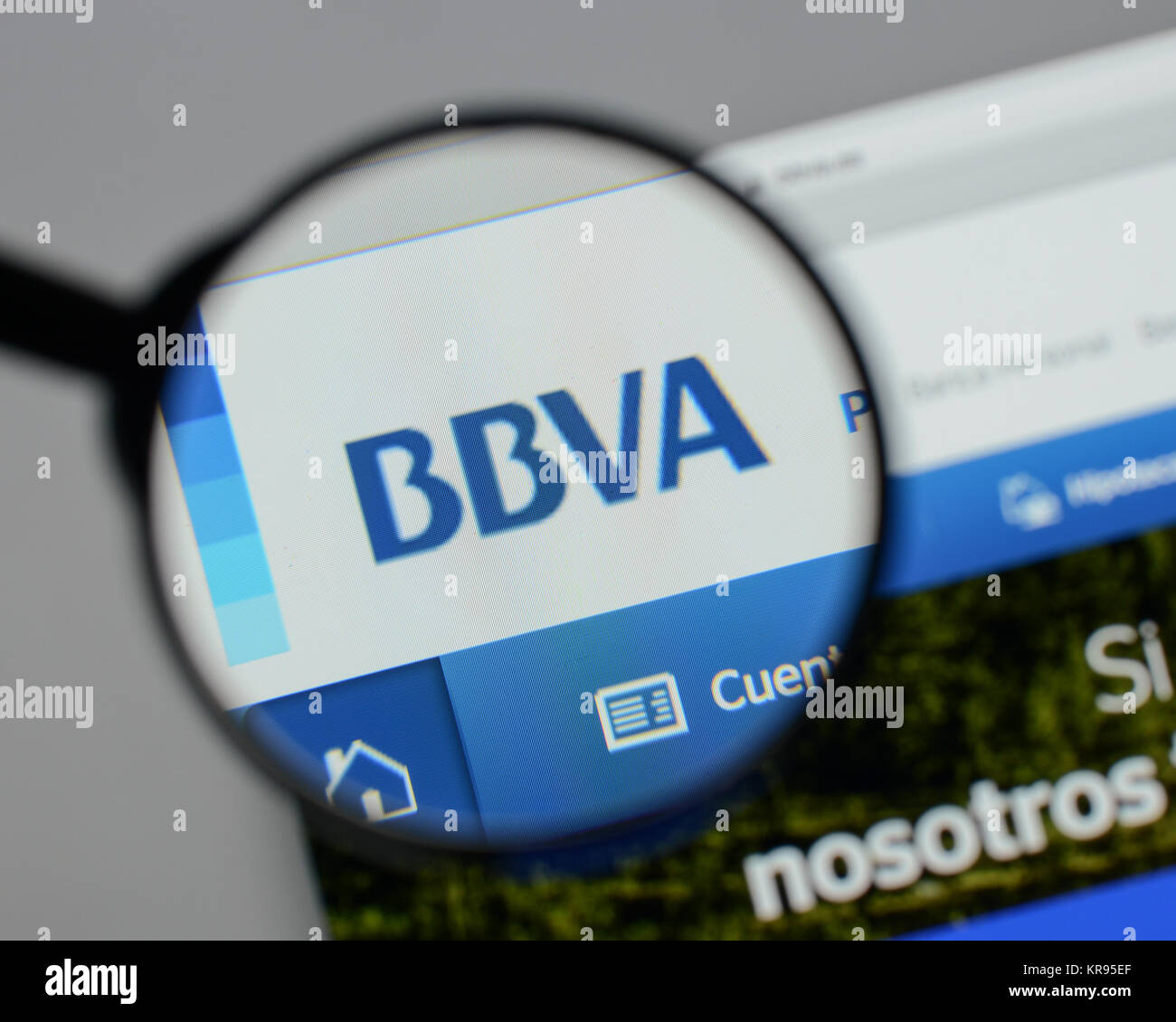 Milano, Italia - 10 agosto 2017: Banco Bilbao Vizcaya Argentaria BBVA logo sulla homepage del sito web. Foto Stock