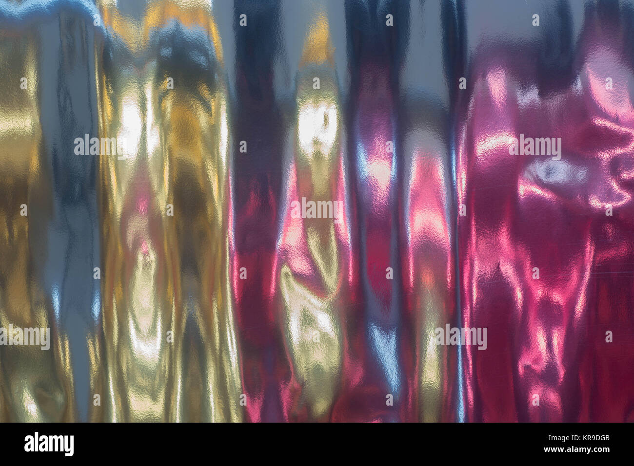 Colore multicolore piegato della lamina metallica bacgkground astratto Foto Stock