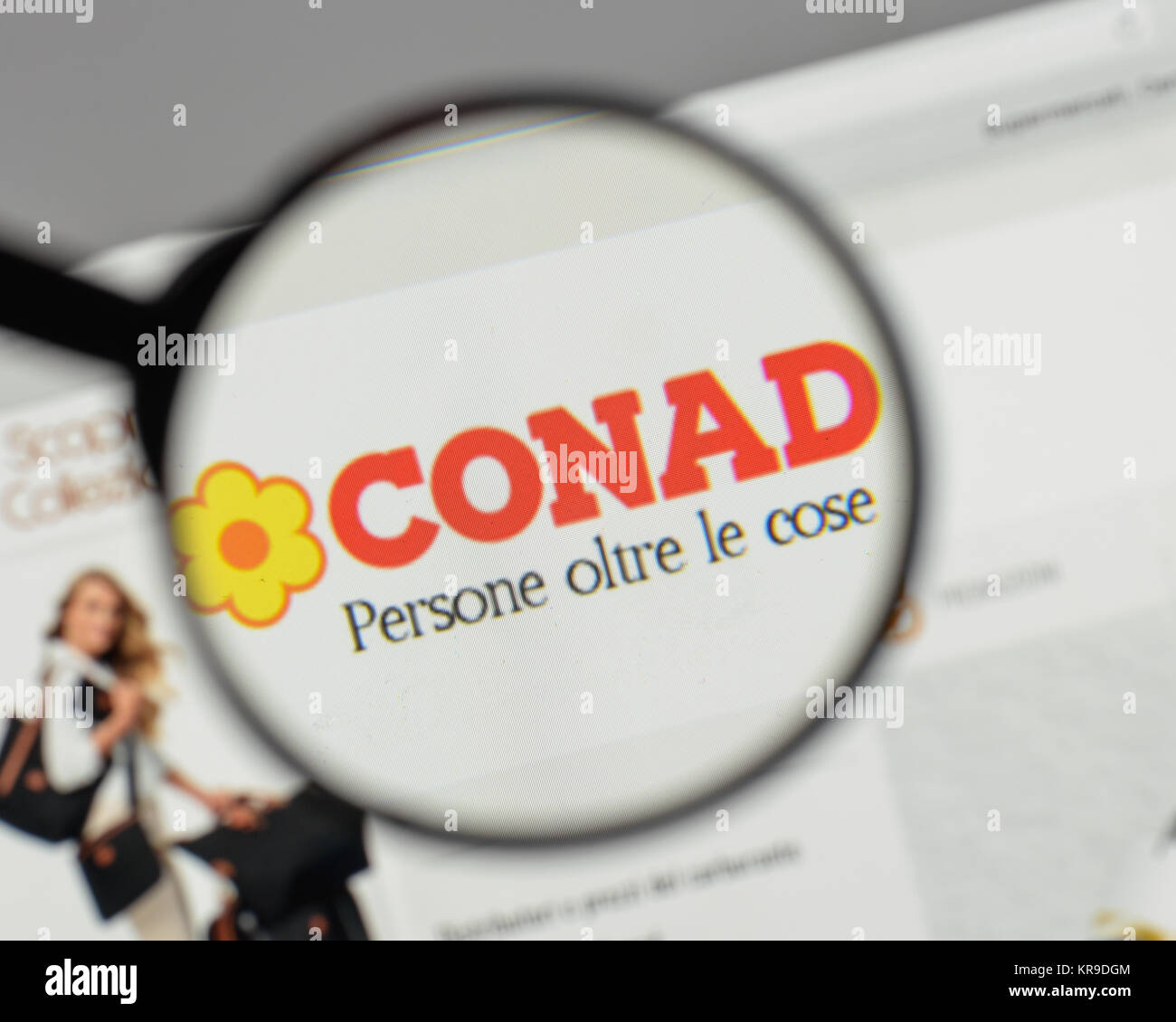 Milano, Italia - 10 agosto 2017: Conad logo sulla homepage del sito web. Foto Stock