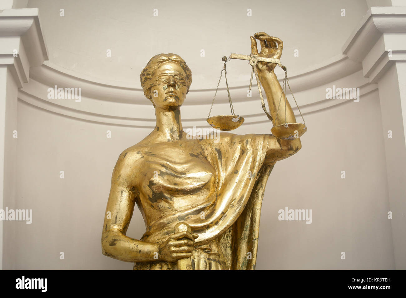 Antique Themis (lady giustizia) statua Foto Stock