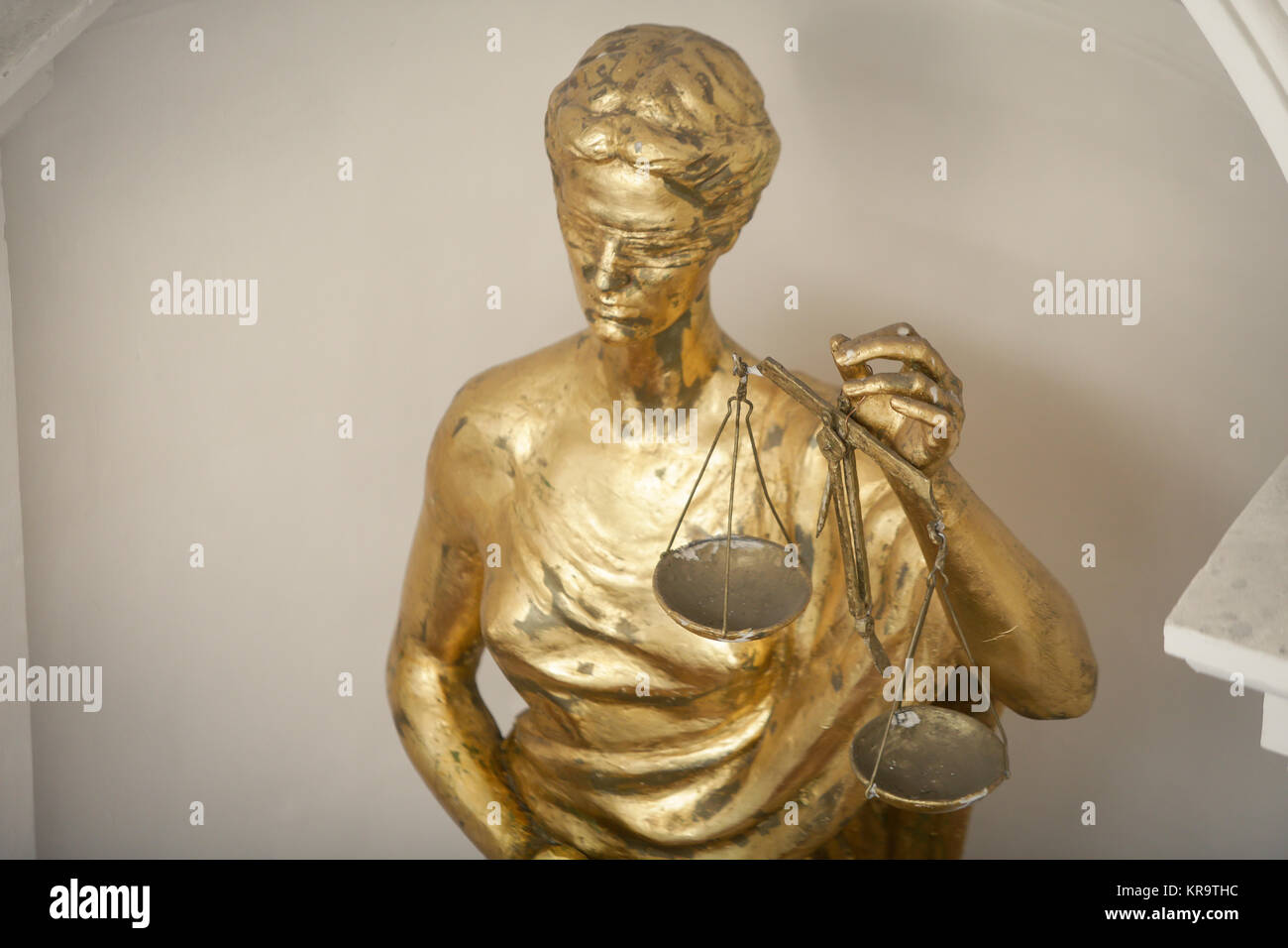 Antique Themis (lady giustizia) statua Foto Stock