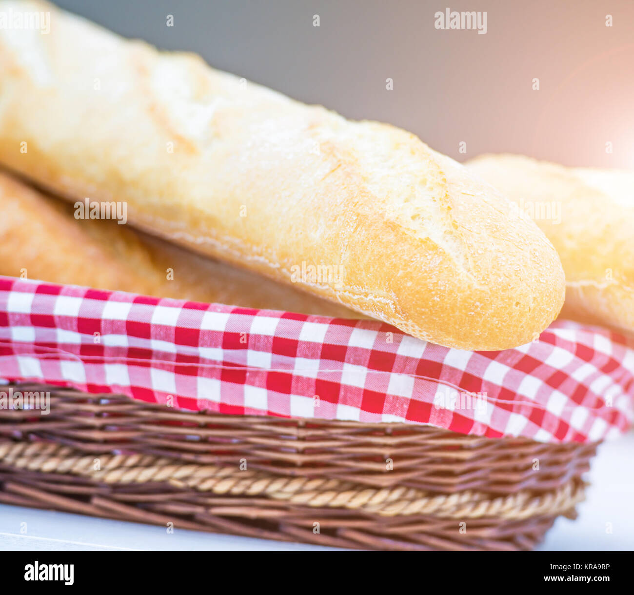 Baguette in un cestello Foto Stock