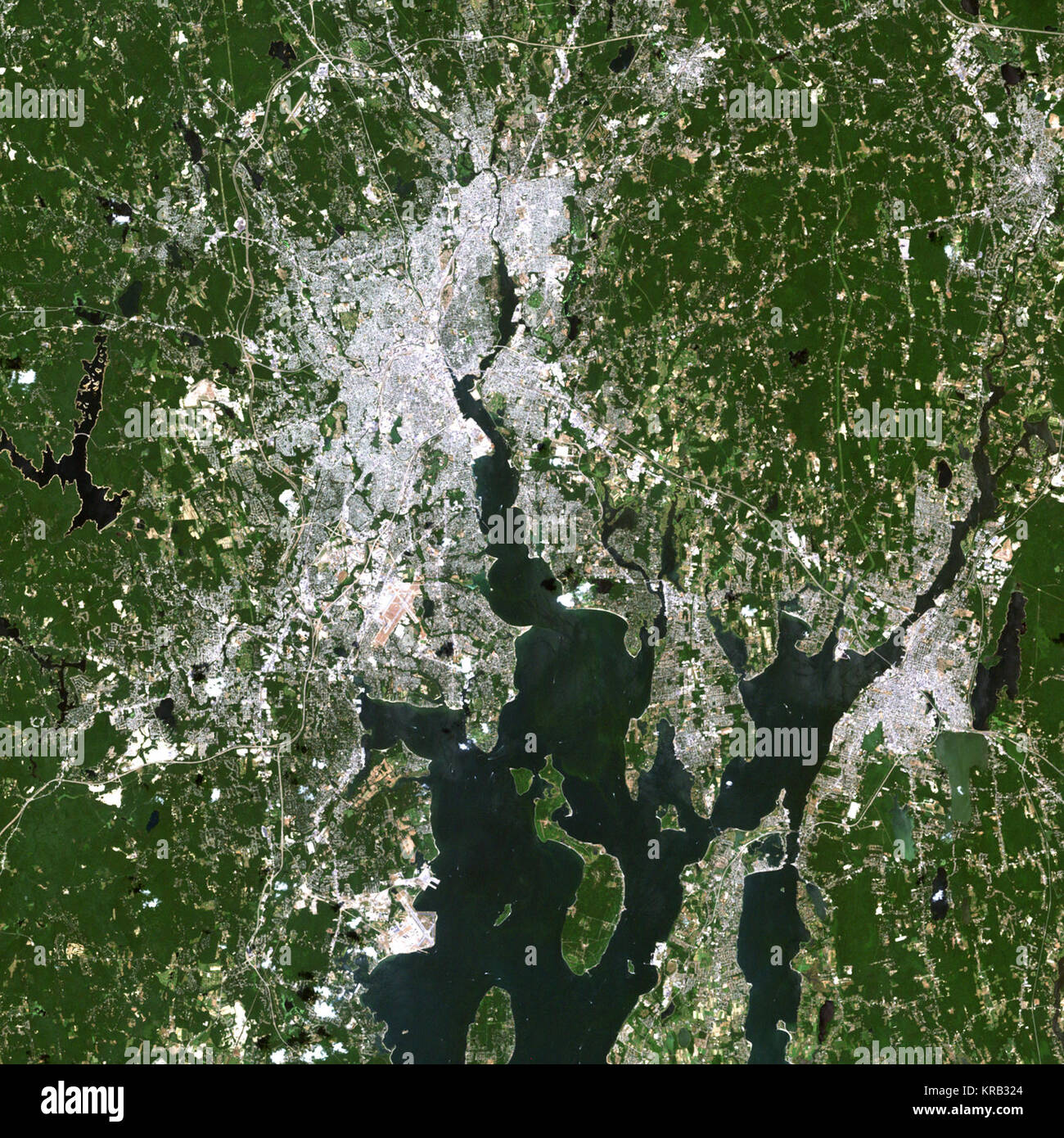 Il satellite Landsat 7 immagine del Pawtucket e area Foxborough in Massachusetts ha acquisito il 31 luglio 2002. Il satellite Landsat 7 è un satellite americano utilizzato per acquisire in remoto le immagini rilevata della terra della superficie terrestre e che circondano le regioni costiere. Esso è mantenuto dal satellite Landsat 7 Progetto Science Office presso la NASA Goddard Space Flight Center in Greenbelt, MD. Serie di satelliti LANDSAT è stata di acquisire immagini della terra la superficie di terra dal 1972. Attualmente ci sono più di 2 milioni di immagini Landsat nella Nazionale di terra via satellite Remote Sensing archivio dati. Per ulteriori informazioni visitare il sito: <a href='http://landsat.usg Foto Stock