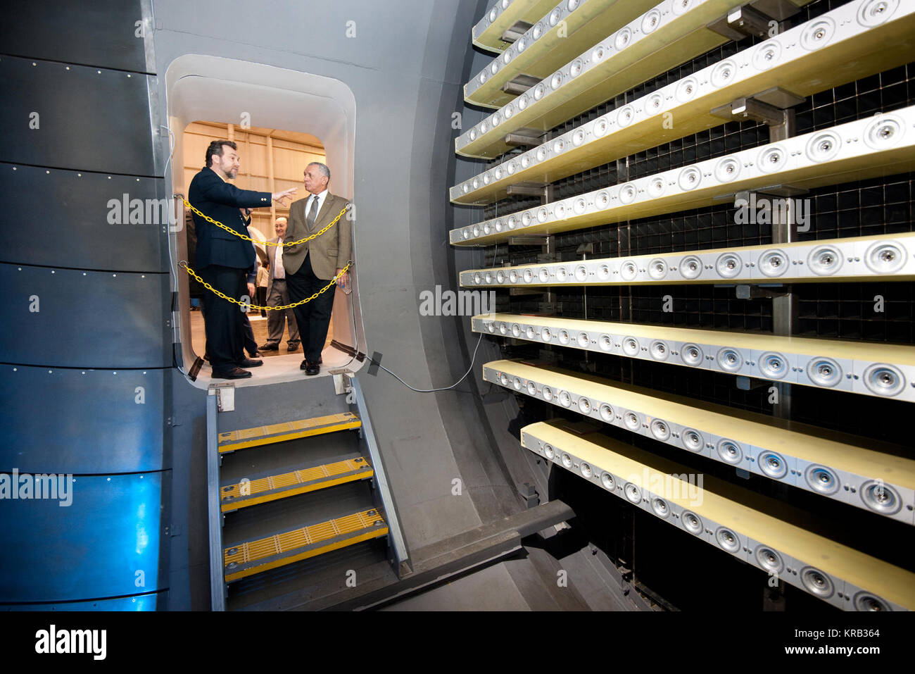 I sistemi di propulsione di laboratorio, la NASA Glenn Research Center, Cleveland, Ohio barre di spruzzo per aiutare a testare il motore ciliegina Foto Stock