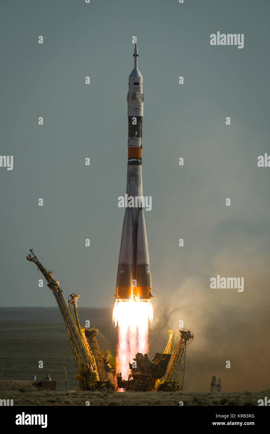 Il Soyuz TMA-04M lanci di razzi dal cosmodromo di Baikonur in Kazakistan il Martedì, 15 maggio 2012 recanti Expedition 31 comandante Soyuz Gennady Padalka, NASA tecnico di volo Joseph Acaba e tecnico di volo Sergei Revin alla Stazione spaziale internazionale. Photo credit: (NASA/Bill Ingalls) Expedition 31 lancio Foto Stock