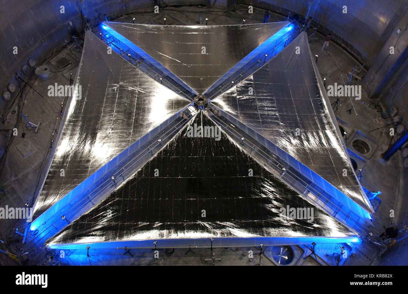 ATK Space Systems' a vela solare durante il collaudo in Plumbrook Test Facility in Sandusky, OH a vela solare prove Foto Stock
