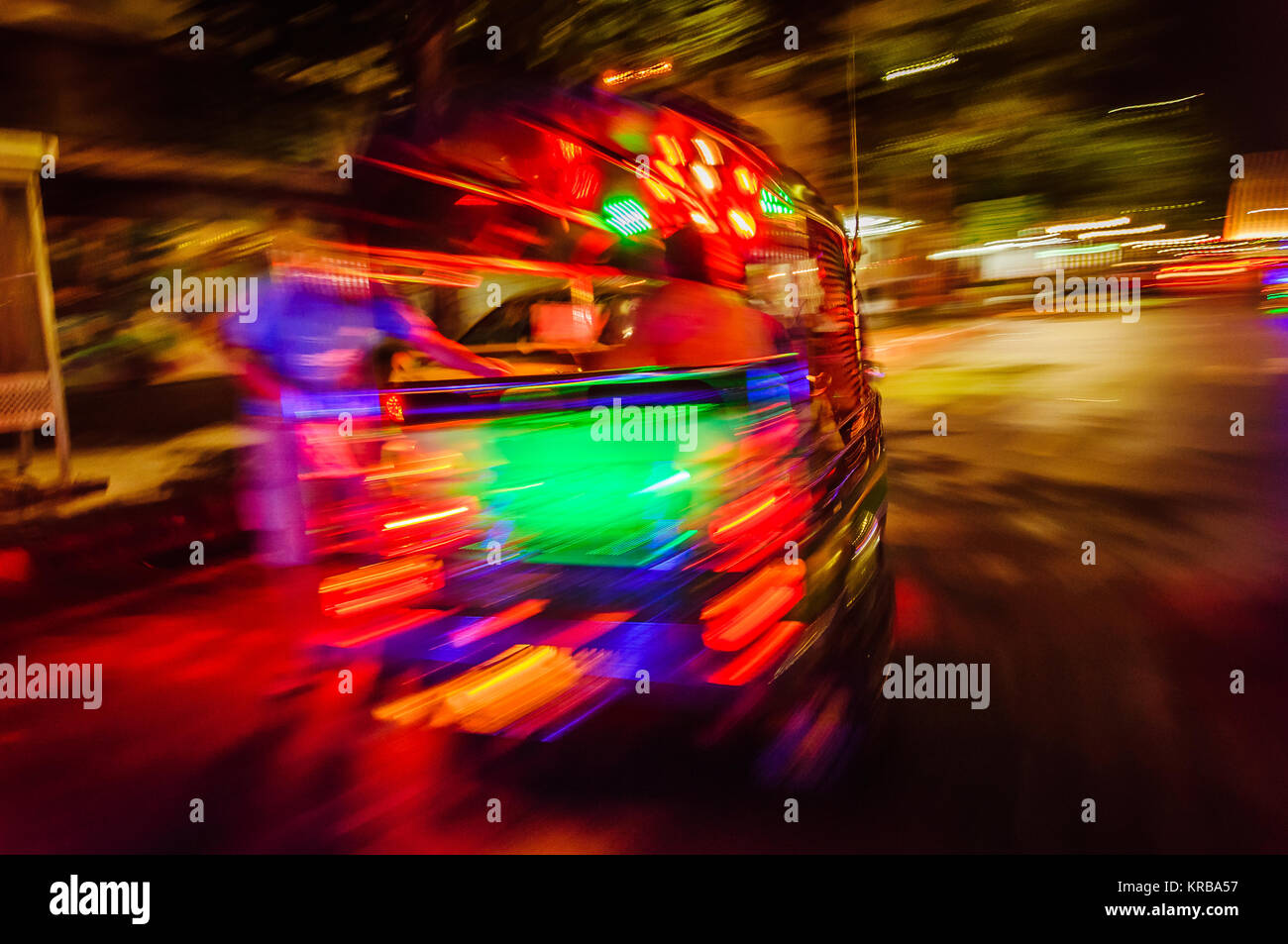 Taxi tailandese tuc tuc in viaggio Foto Stock