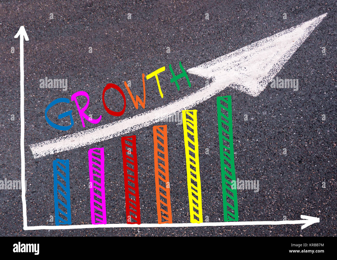 Grafico colorato disegnate su asfalto e freccia direzionale Foto Stock