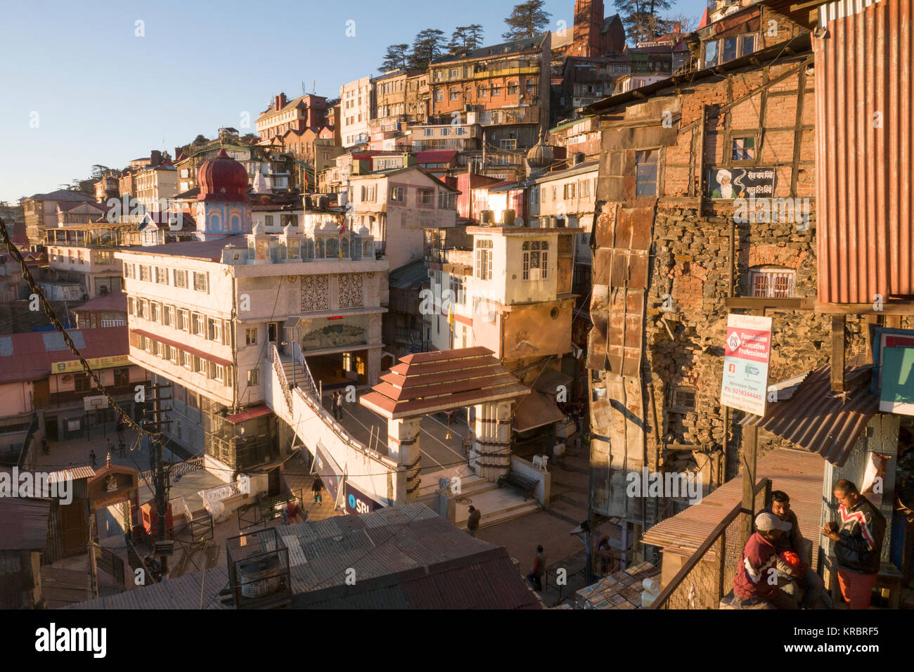 Vecchi edifici coloniali di Shimla, Himachal Pradesh, India Foto Stock