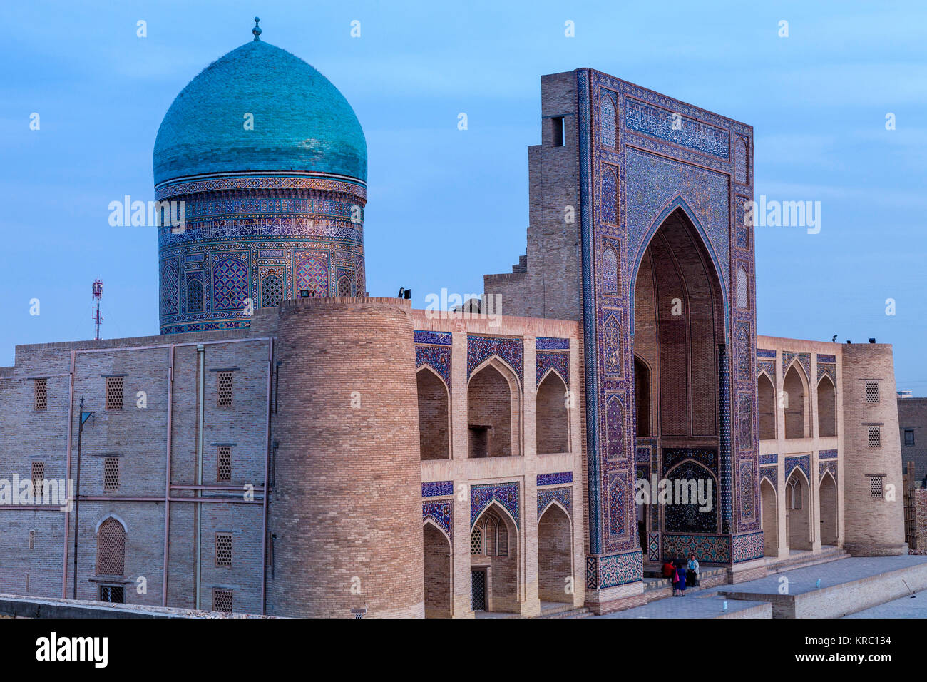 Una vista in elevazione del Mir-i-Arab Madrassa, Bukhara, Uzbekistan Foto Stock