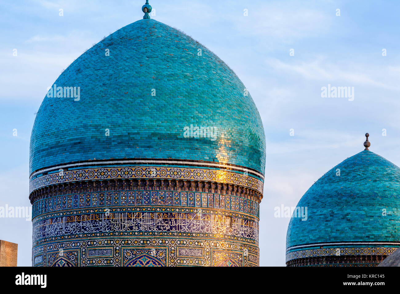 Cupole del Mir-i-Arab Madrassa, Bukhara, Uzbekistan Foto Stock