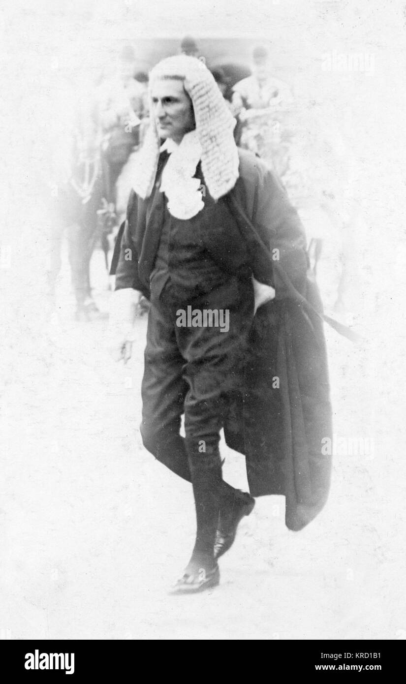 Un avvocato edoardiano nella parrucca del giudice Foto Stock
