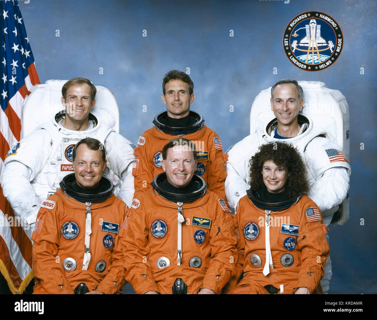 STS-64 PORTRATI equipaggio: Prima fila: HAMMOND, L-BLAINE; RICHARDS, RICHARD-N; Helms, SUSAN-J; BANCATA POSTERIORE: Lee, mark-C; LINENGER, JERRY-M; MEADE, CARL-J. Sts-64 equipaggio Foto Stock