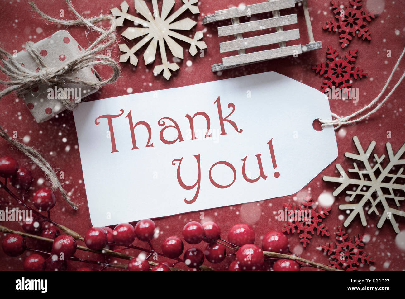 Nostalgico Decorazione Di Natale Come Regalo O Presente Slitta Card Per I Migliori Auguri Di Buon Natale Con Carta Rossa Sullo Sfondo Testo In Inglese Grazie Foto Stock Alamy