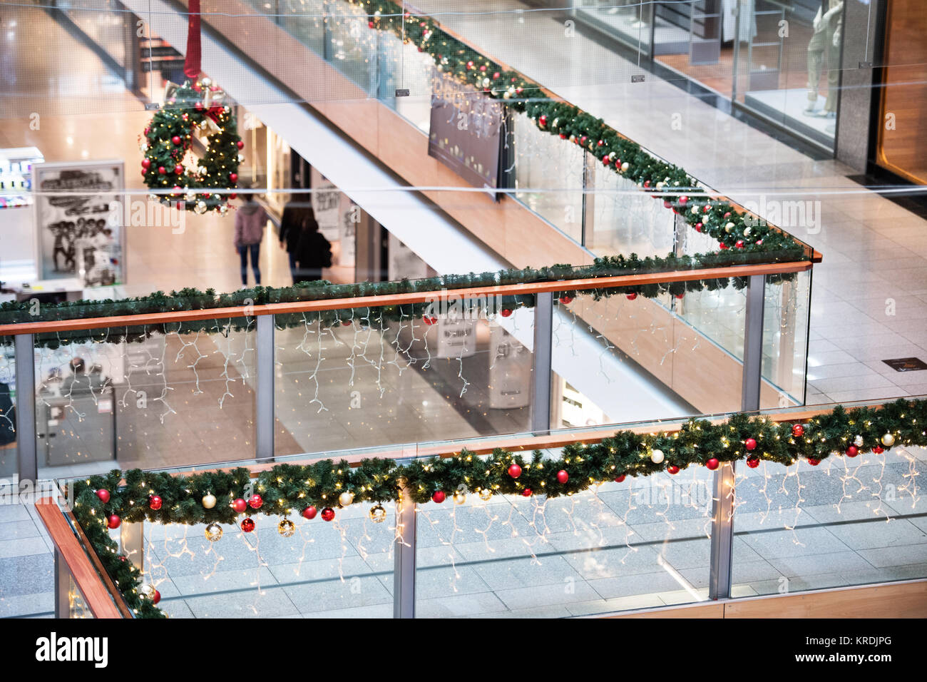 Centro commerciale a tempo di Natale. Foto Stock