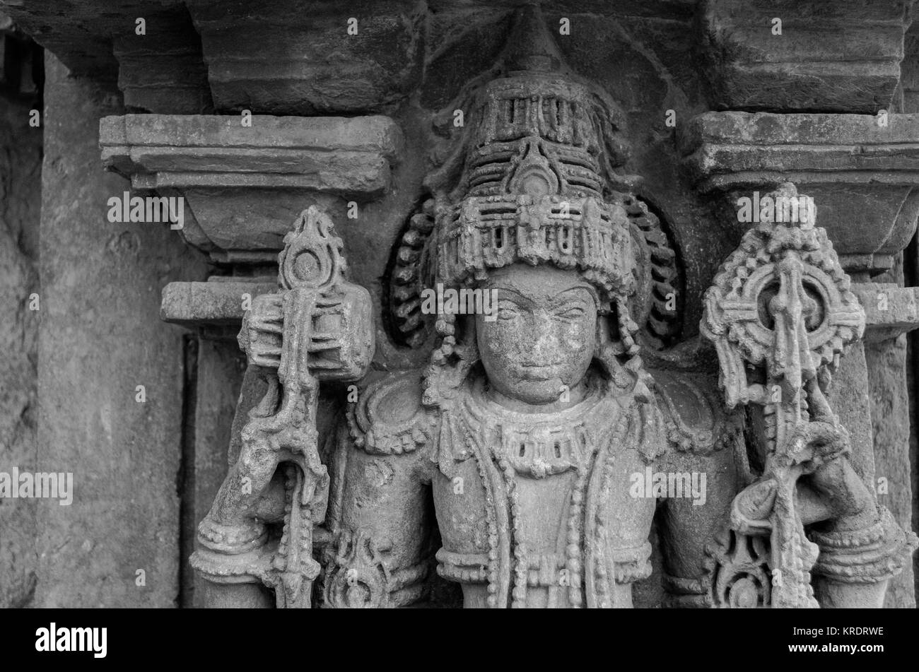 Bhairava Statua in rovina , architettura Hoysala Foto Stock