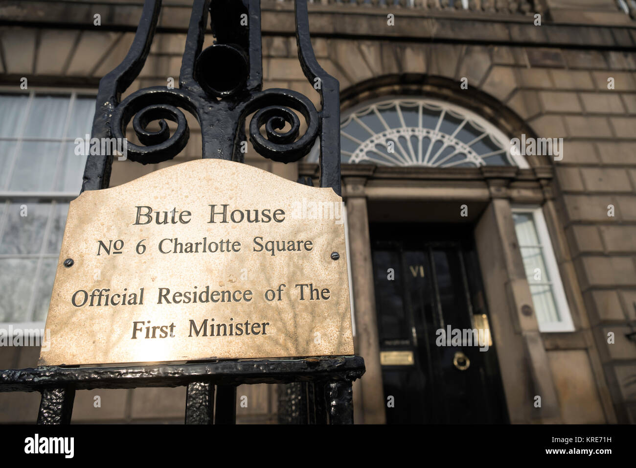 Dettaglio della targhetta di fabbrica a Bute House, la residenza ufficiale del Primo ministro di Scozia in Charlotte Square , Edimburgo, Scozia, Regno Unito Foto Stock