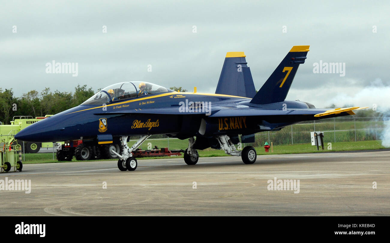 Blue Angels FA-18 taxi a ksc Foto Stock