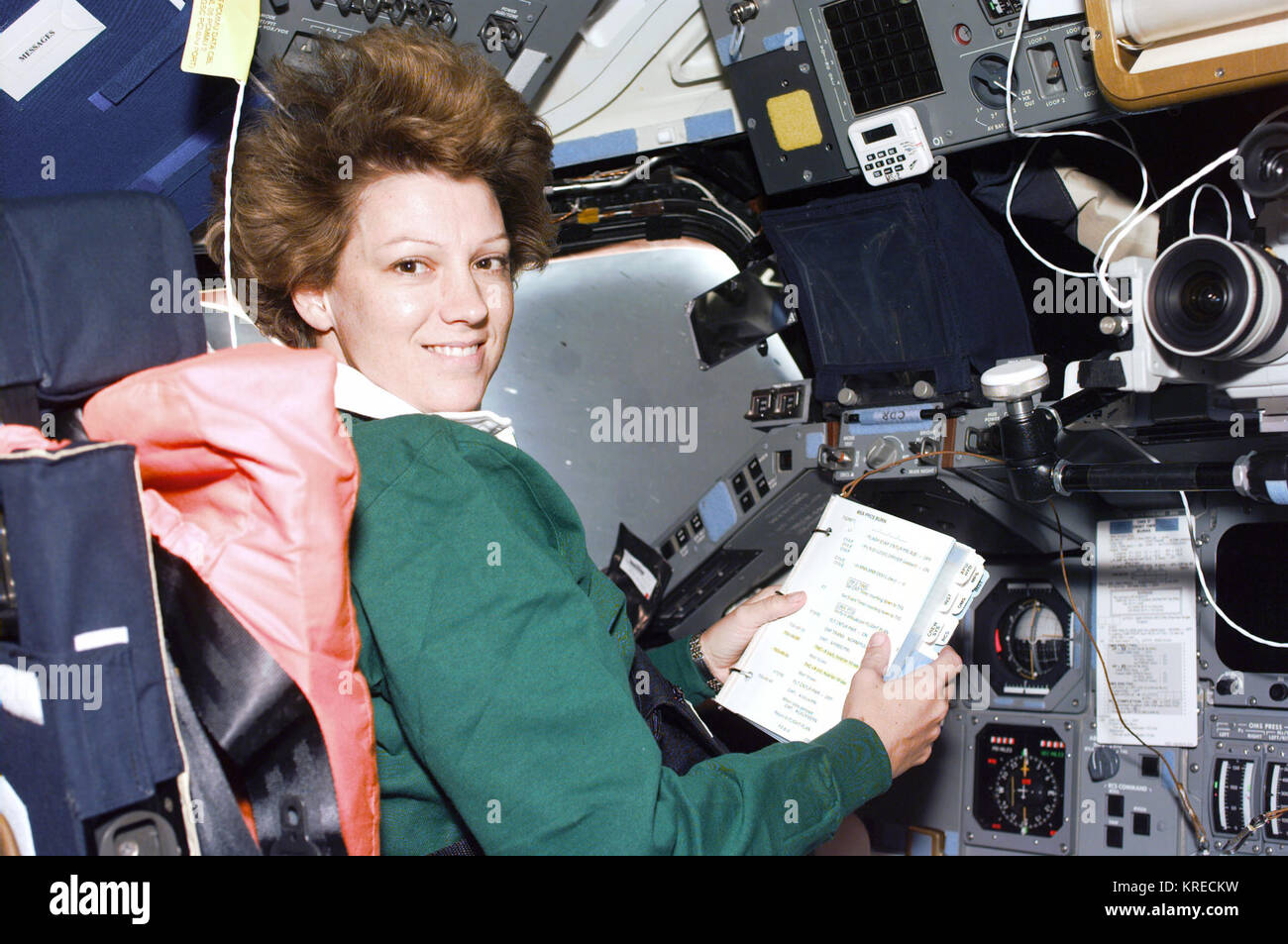 Eileen Collins su STS-93 Foto Stock