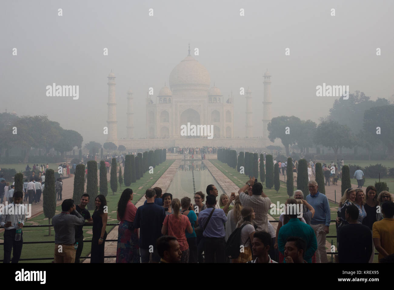 L'inquinamento atmosferico al Taj Mahal in Agra, India Foto Stock