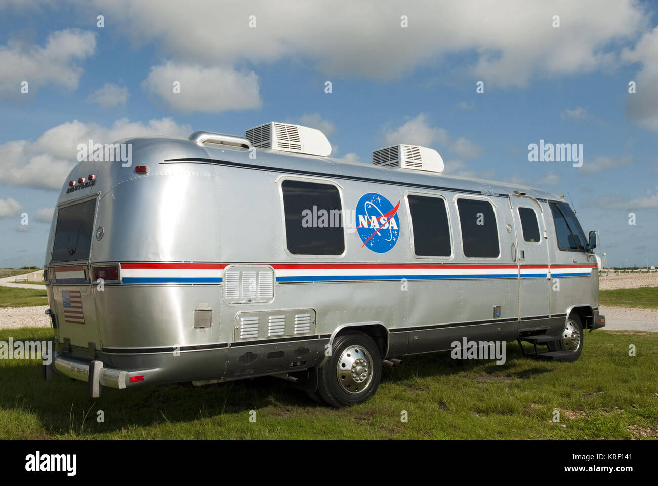La NASA Astrovan parcheggiata da LC-39A (KSC-2011-4822) Foto Stock