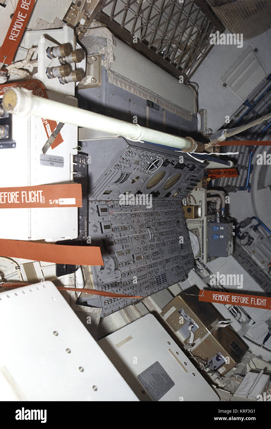 Vista interna di MDA. Quadrante In dopo la metà di MDA tra +asse Z e -asse y. (MIX FILE) Skylab multiple adattatore docking - Interno vista di poppa 7034691 Foto Stock
