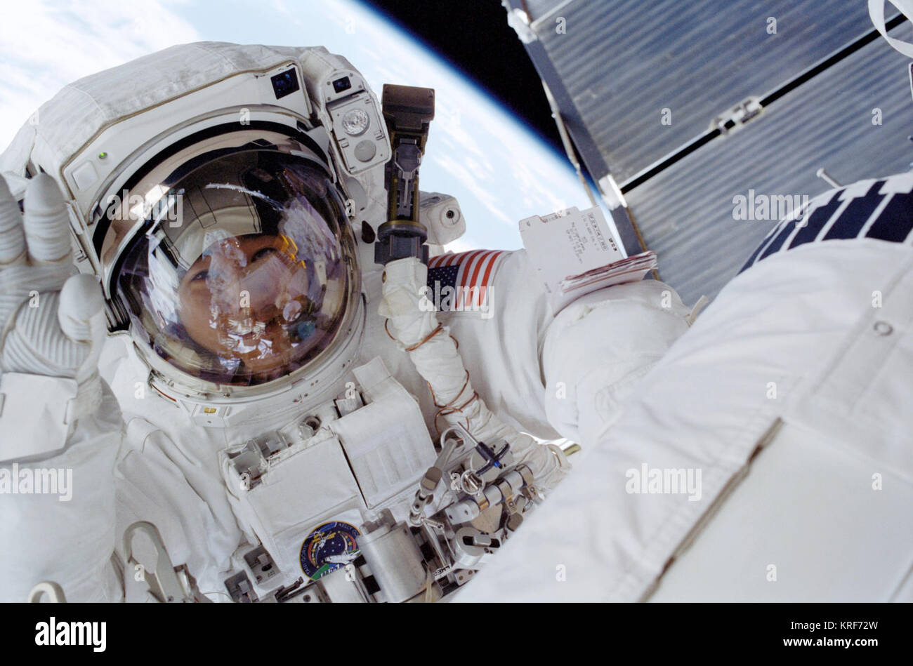 Daniel Tani STS-108 EVA Foto Stock