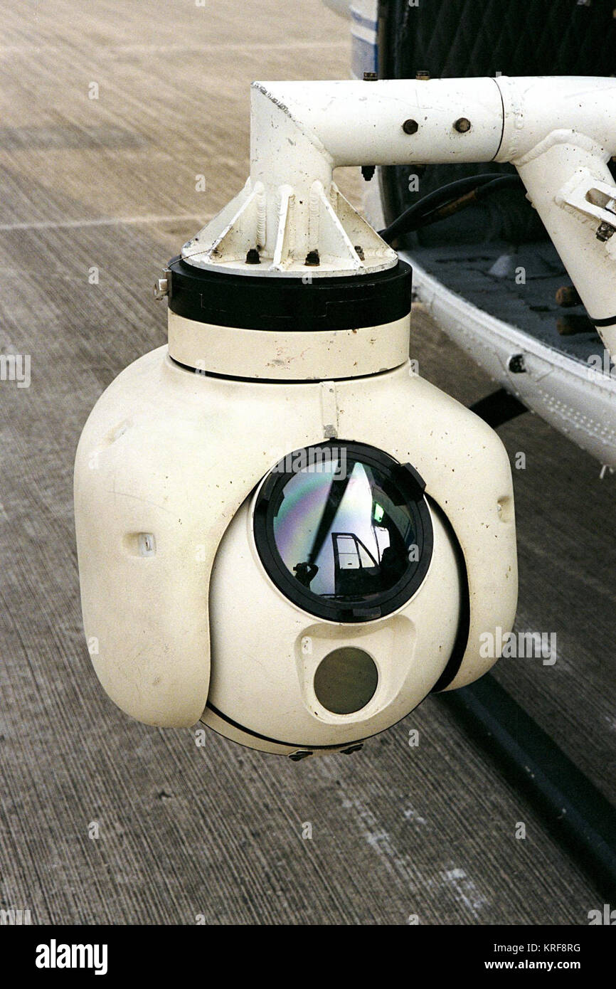 Elicottero montato su telecamera ad infrarossi (FLIR) Foto Stock