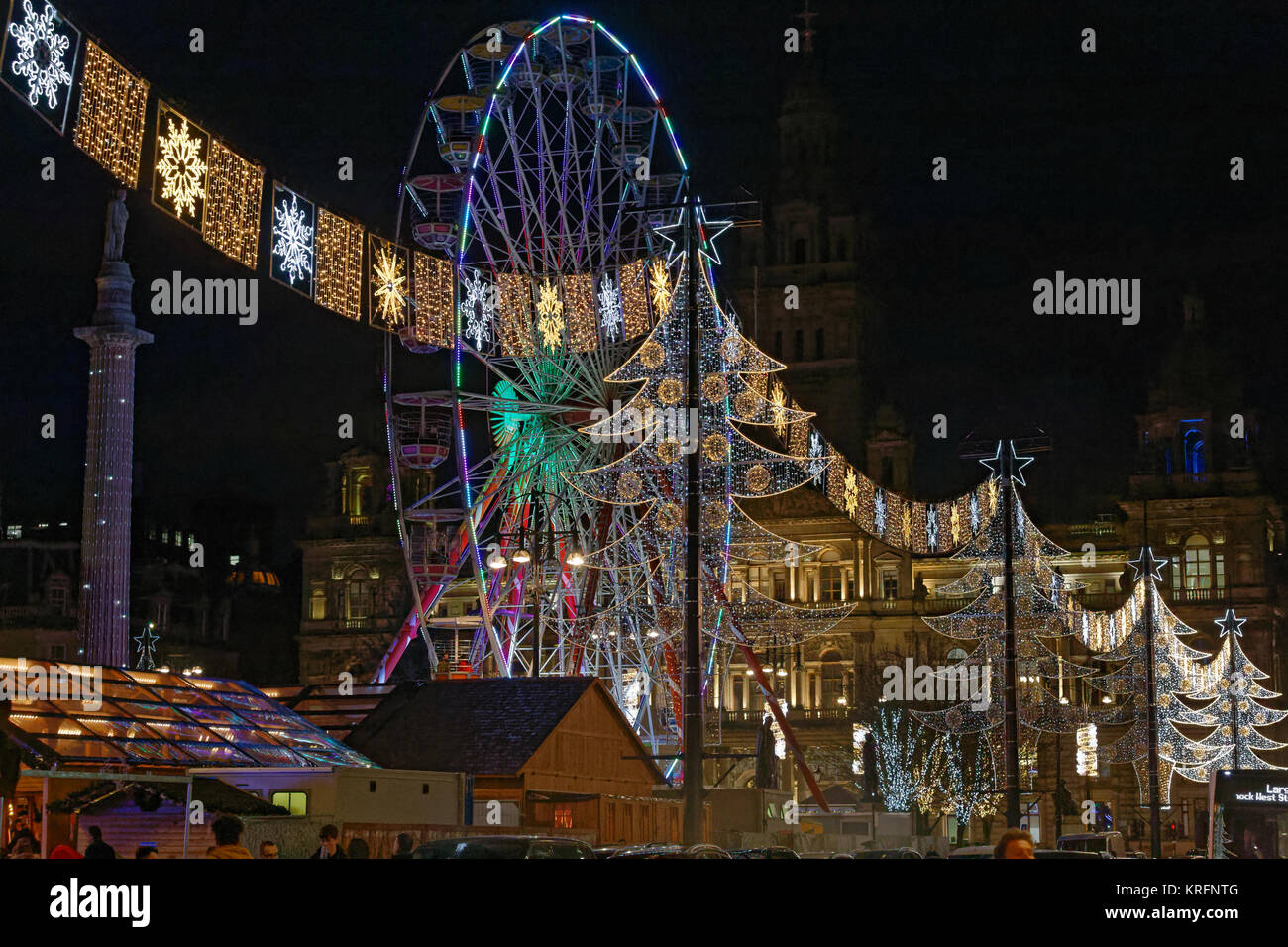 Glasgow, Scotland, Regno Unito 20 dicembre. Glasgow ama il Natale Buchanan Street e George Square "Glasgow stile del miglio" si illumina per il Natale. Credito: gerard ferry/Alamy Live News Foto Stock