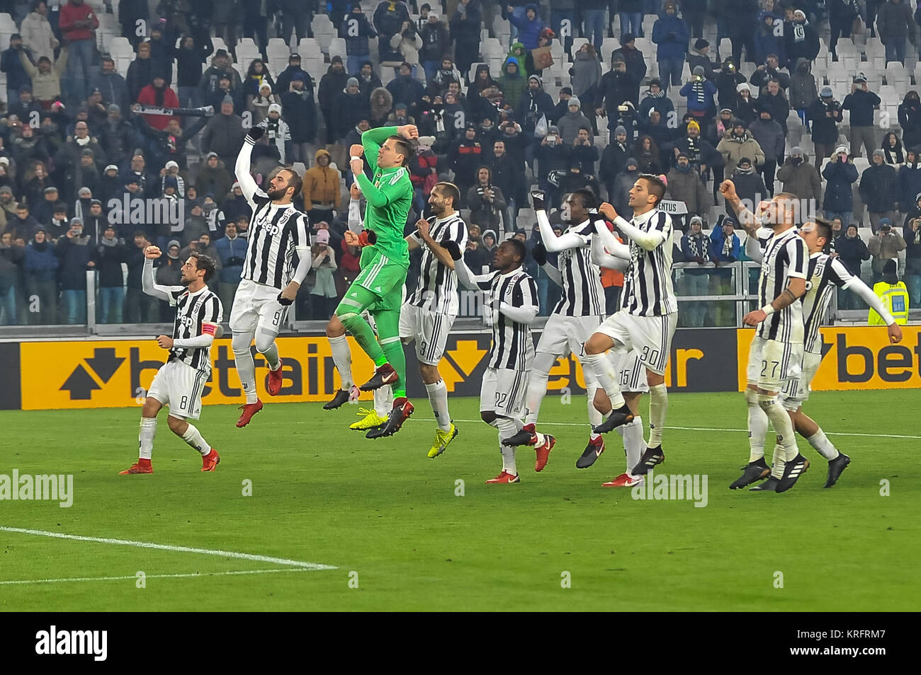 Torino, Italia. Xx Dec, 2017. Team Juventus FC durante la TIM Cup partita di calcio tra Juventus e Genoa CFC a Allianz Stadium il 20 dicembre 2017 a Torino, Italia. Credito: FABIO PETROSINO/Alamy Live News Foto Stock