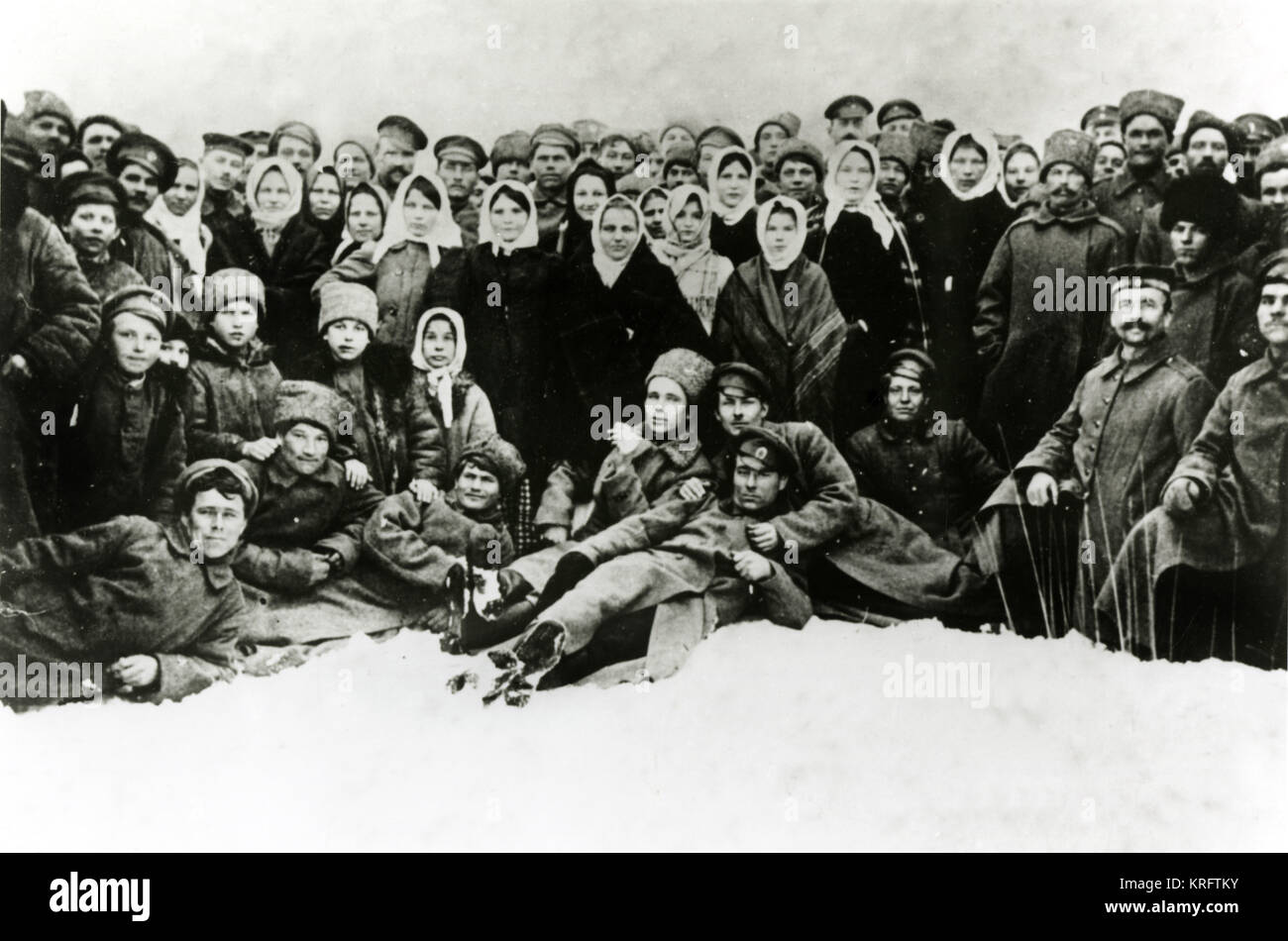 WW1 - fronte orientale - i soldati russi e tedeschi si fraternizzano Foto Stock