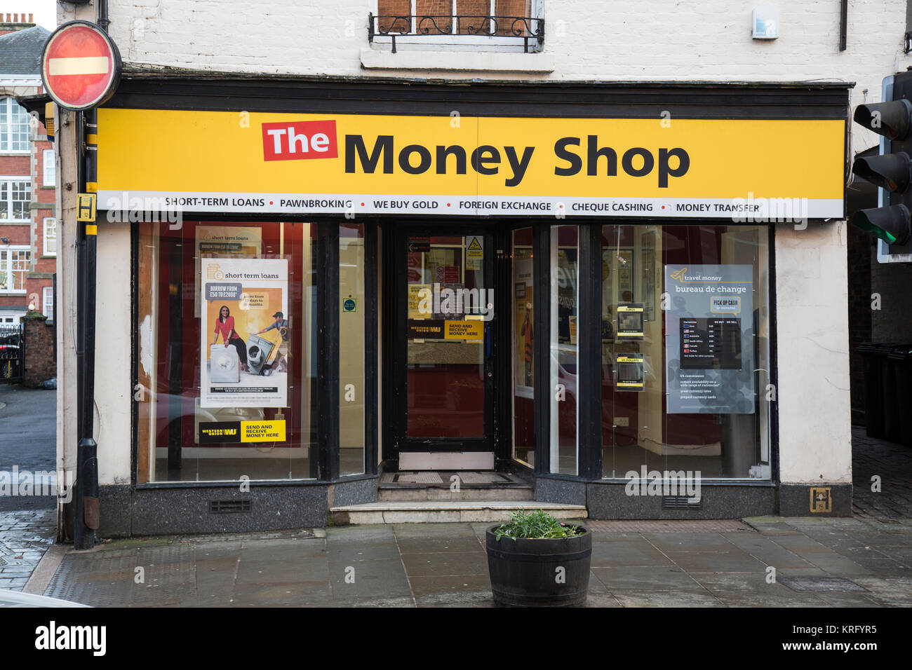 Il negozio di denaro a Shrewsbury, Inghilterra. Prestiti a breve termine, pawnbrokers, gli acquirenti in oro, valuta estera, verificare di incassare, i servizi di trasferimento di denaro. Foto Stock