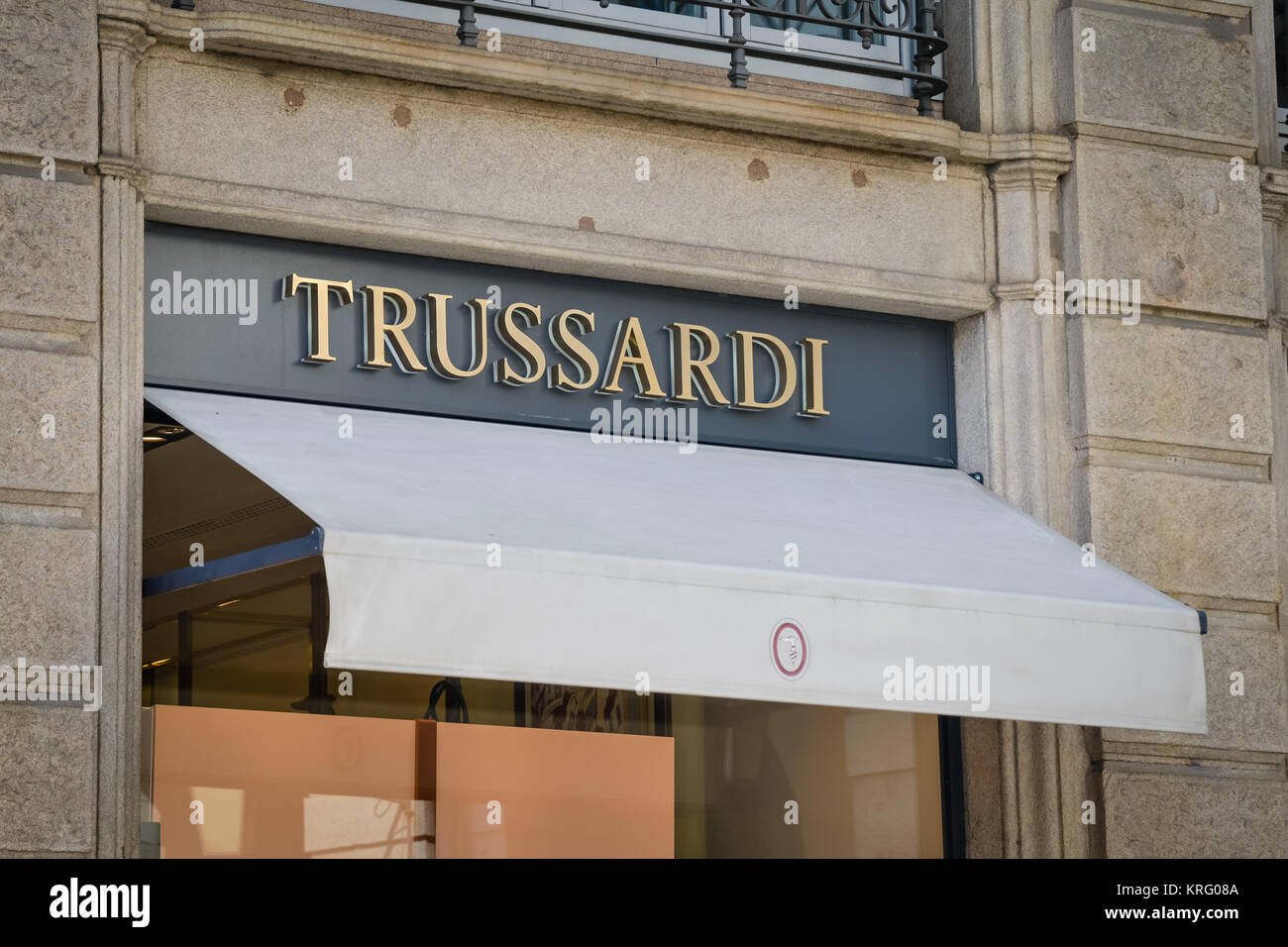 Milano, Italia - 24 Settembre 2017: Trussardi store a Milano. La settimana della moda di Trussardi shopping Foto Stock