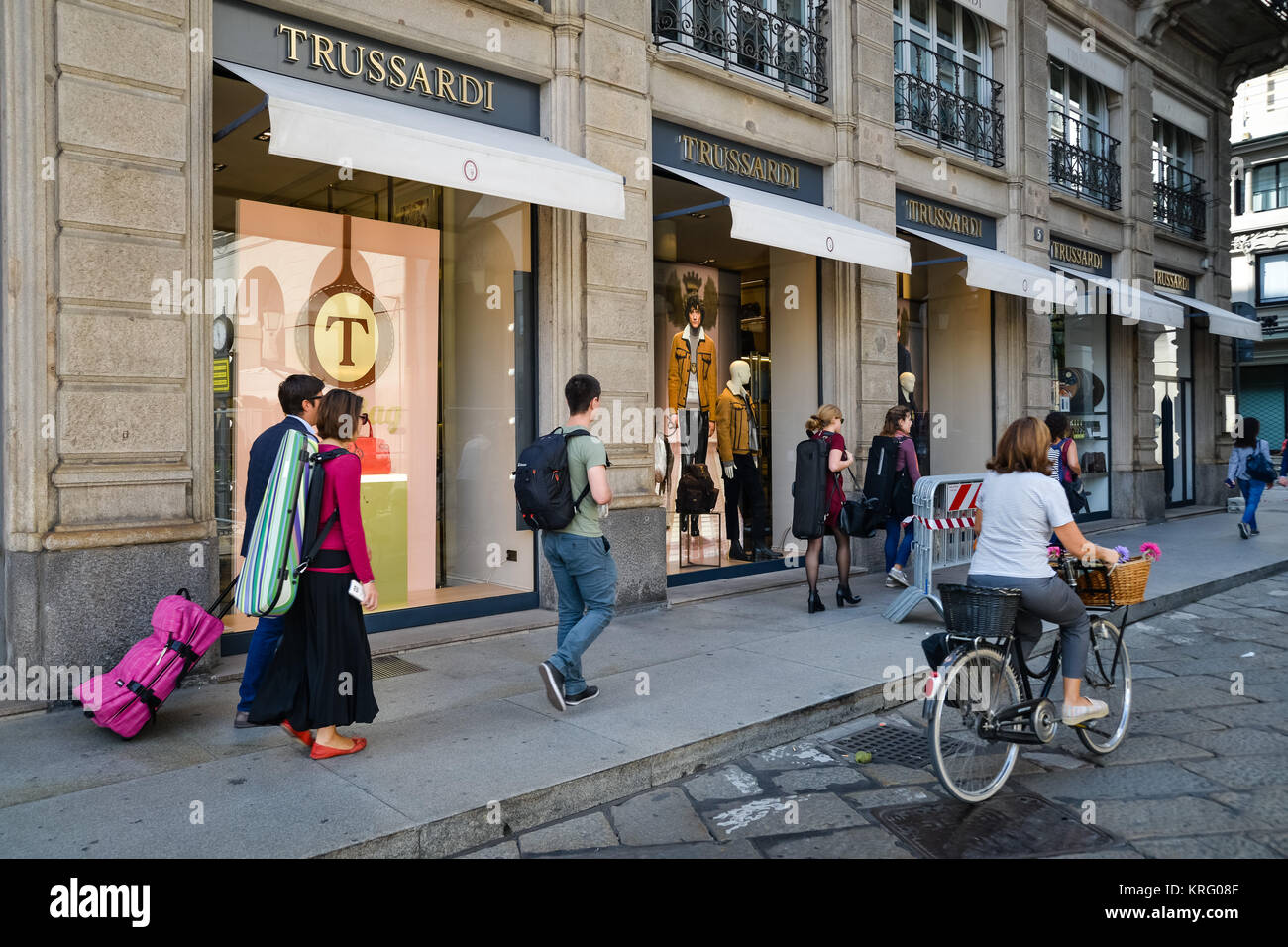 Milano, Italia - 24 Settembre 2017: Trussardi store a Milano. La settimana della moda di Trussardi shopping Foto Stock