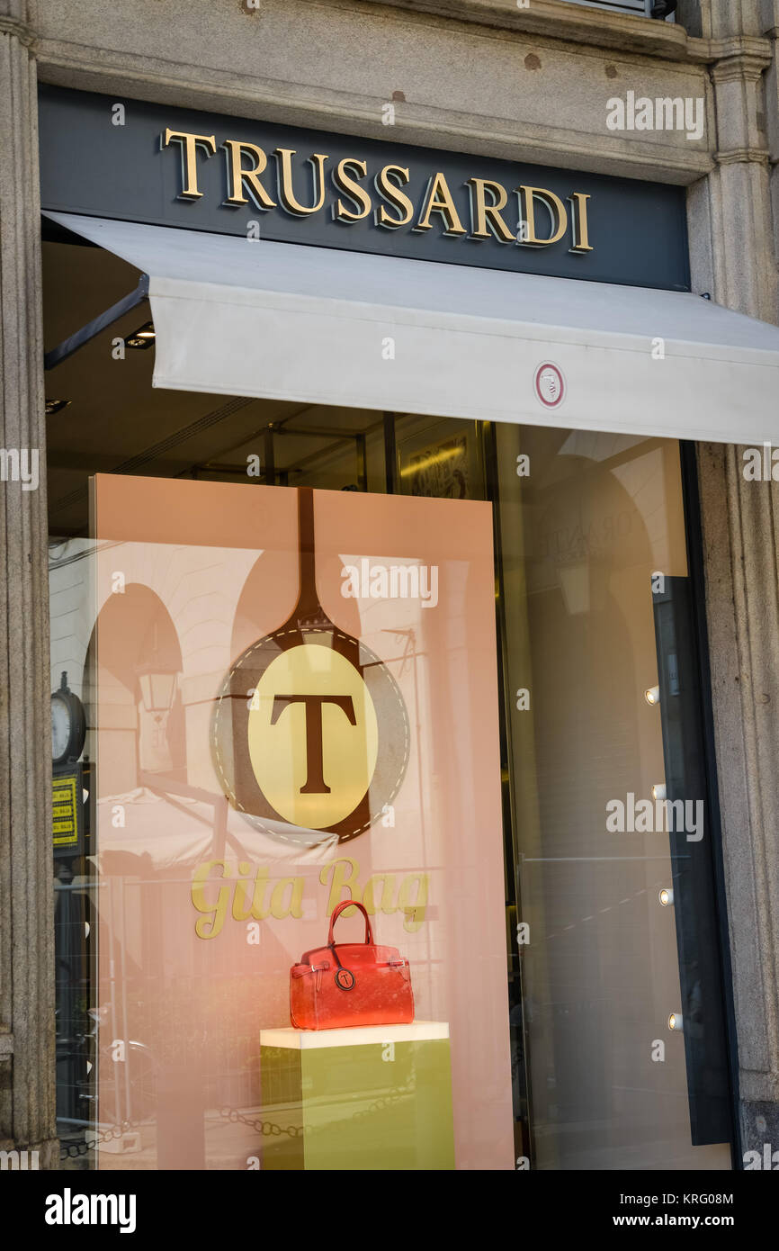 Milano, Italia - 24 Settembre 2017: Trussardi store a Milano. La settimana della moda di Trussardi shopping Foto Stock