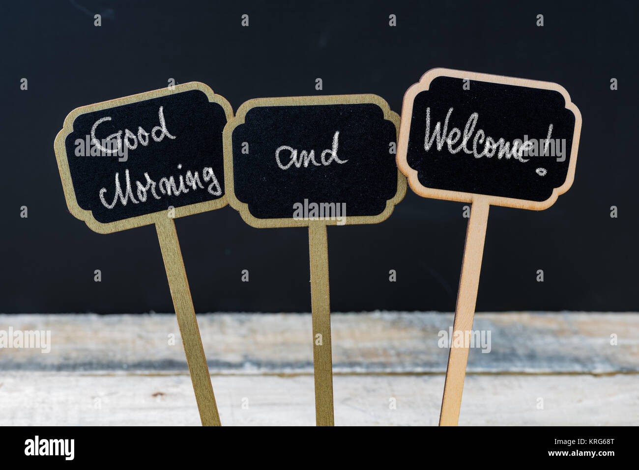 Messaggio di saluto Buongiorno e benvenuti scritto con Chalk Foto Stock