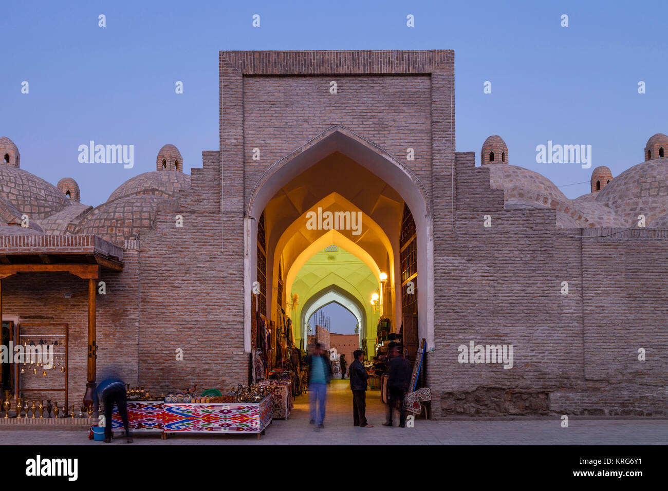L'ingresso al Bazaar, Bukhara, Uzbekistan Foto Stock