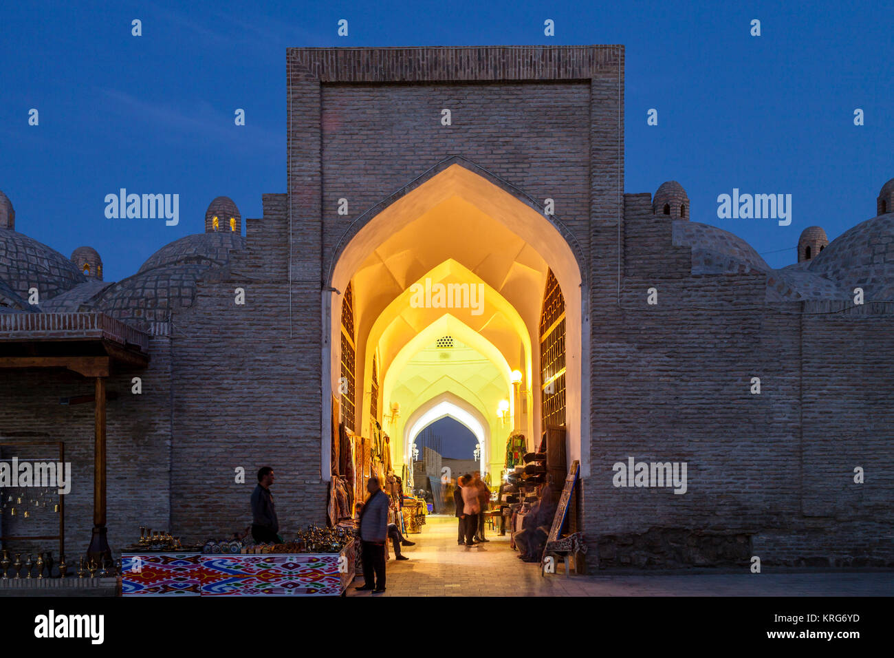 L'ingresso al Bazaar, Bukhara, Uzbekistan Foto Stock