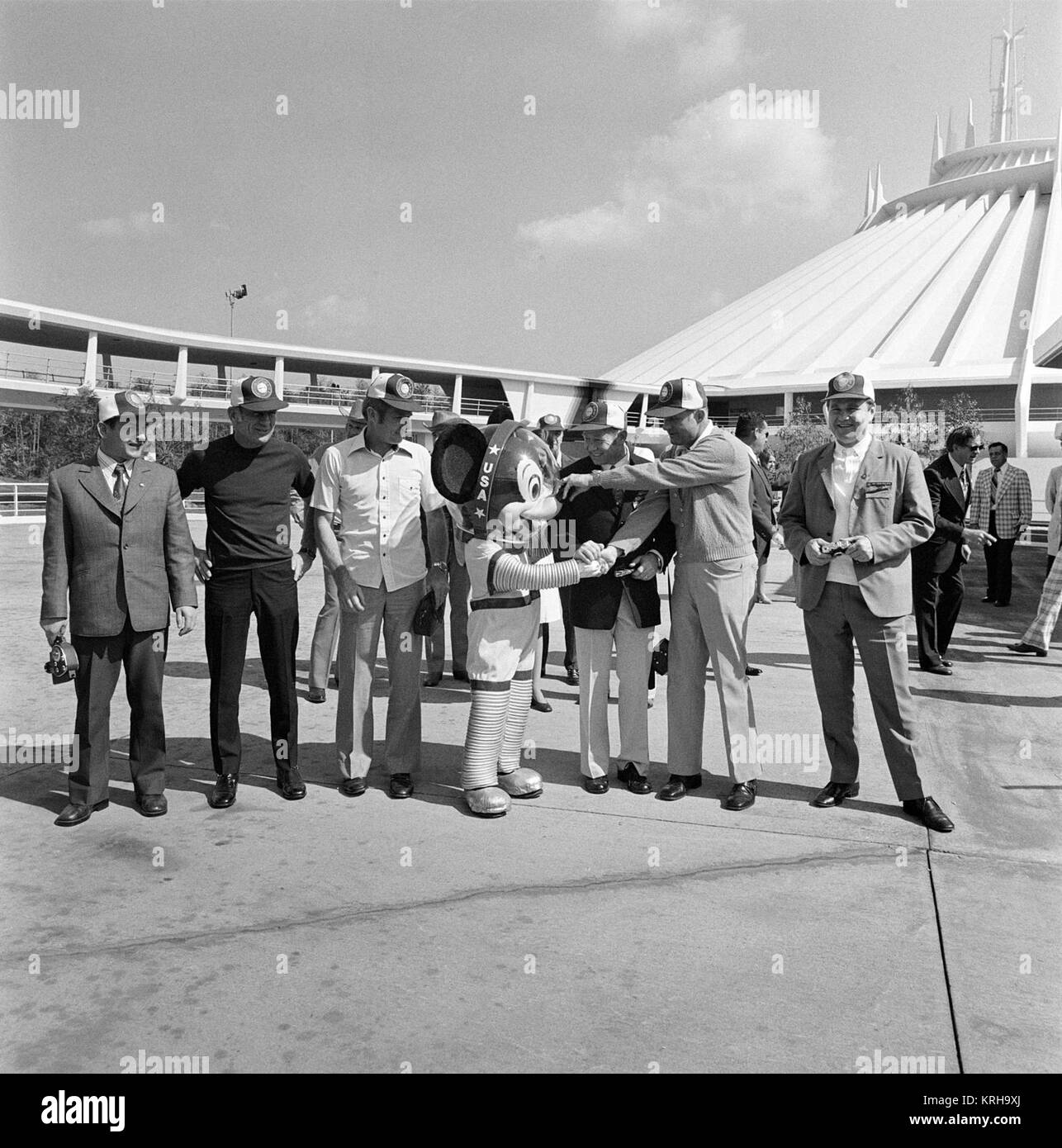 Mickey Mouse saluta l'equipaggio (19591601208) Foto Stock